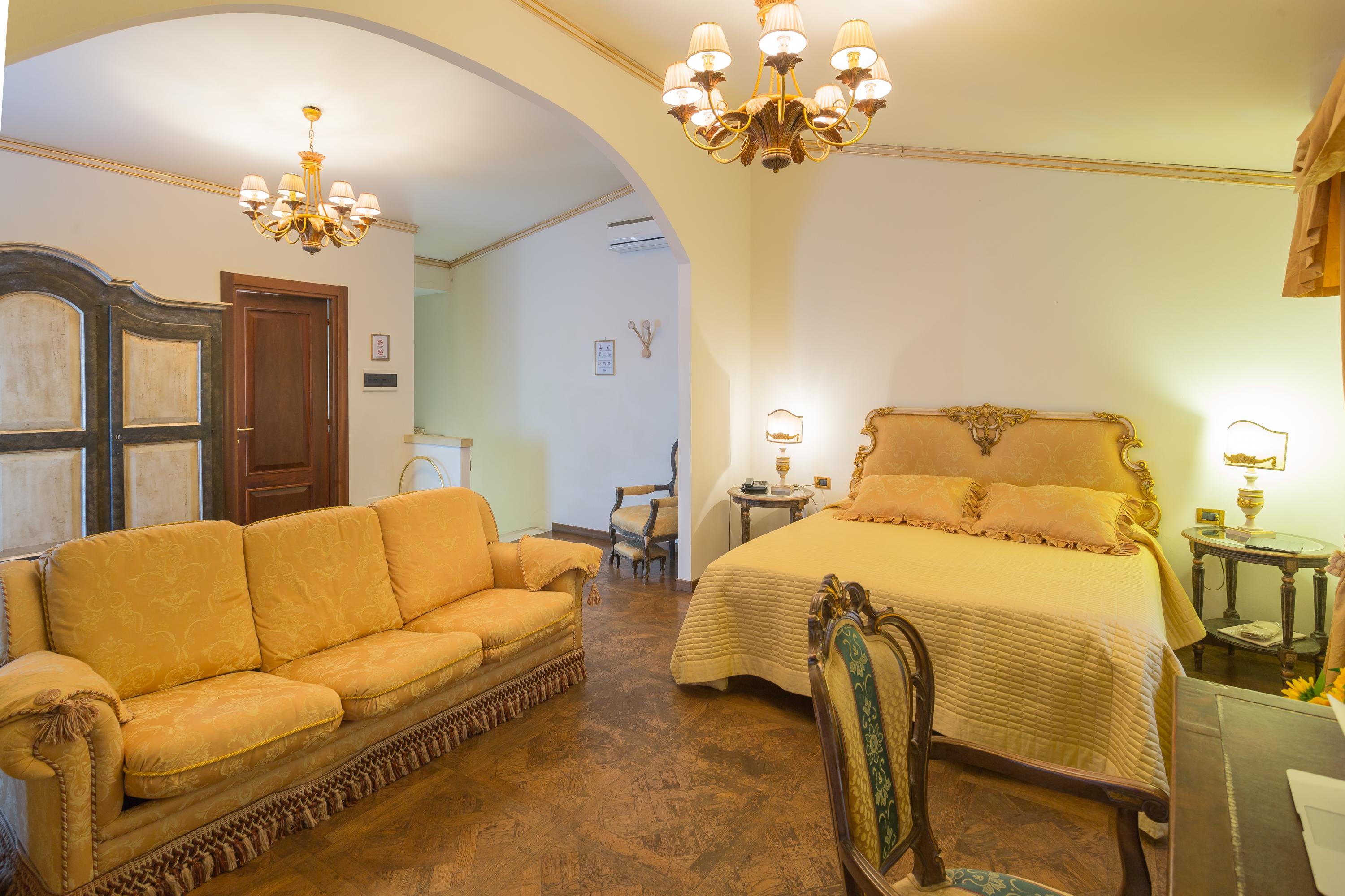 Hotel Palazzo Alexander Lucca Bagian luar foto