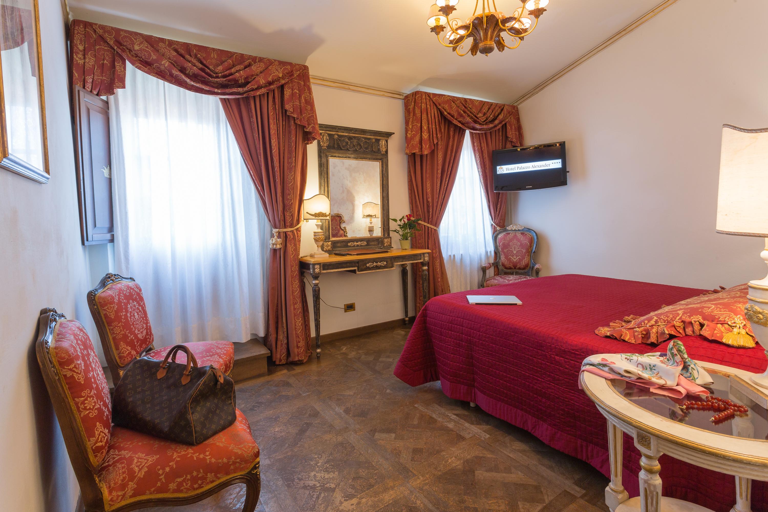 Hotel Palazzo Alexander Lucca Bagian luar foto