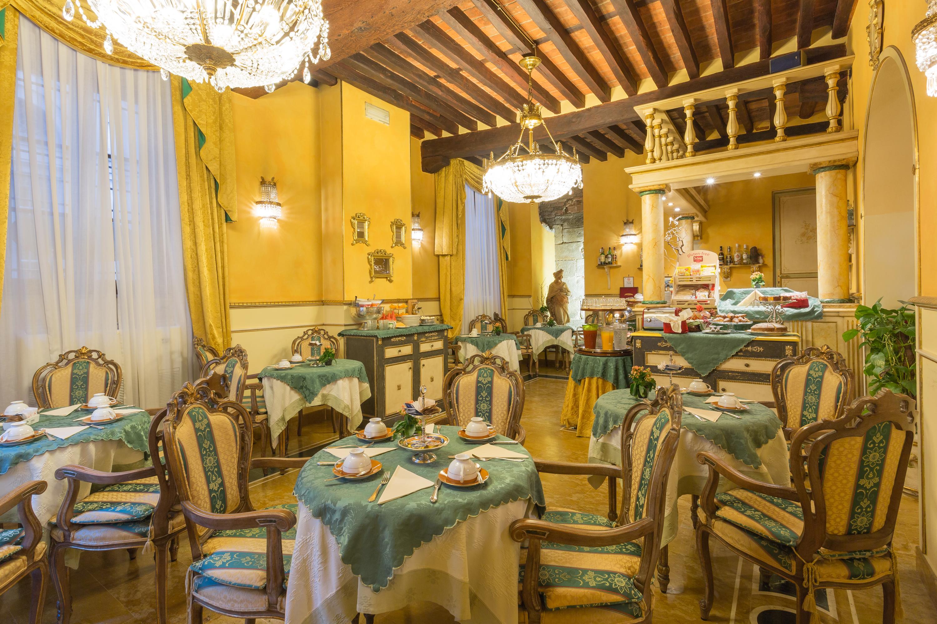 Hotel Palazzo Alexander Lucca Bagian luar foto