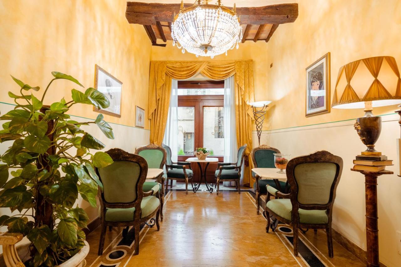 Hotel Palazzo Alexander Lucca Bagian luar foto